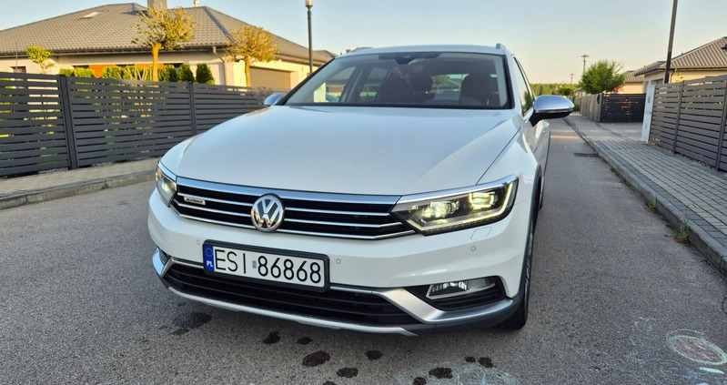 Volkswagen Passat cena 79990 przebieg: 196200, rok produkcji 2016 z Sieradz małe 211